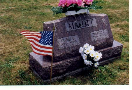 Headstone reading Malott, George D. 1899-1985, Mildred C. 1910-1986