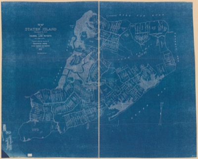 Blueprint map of Staten Island divided into numbered colonial land patents, each labeled with a patentee’s name, date and acreage, with the Kill van Kull to the north, the Narrows to the east, the Lower Bay to the south and the Arthur Kill to the west